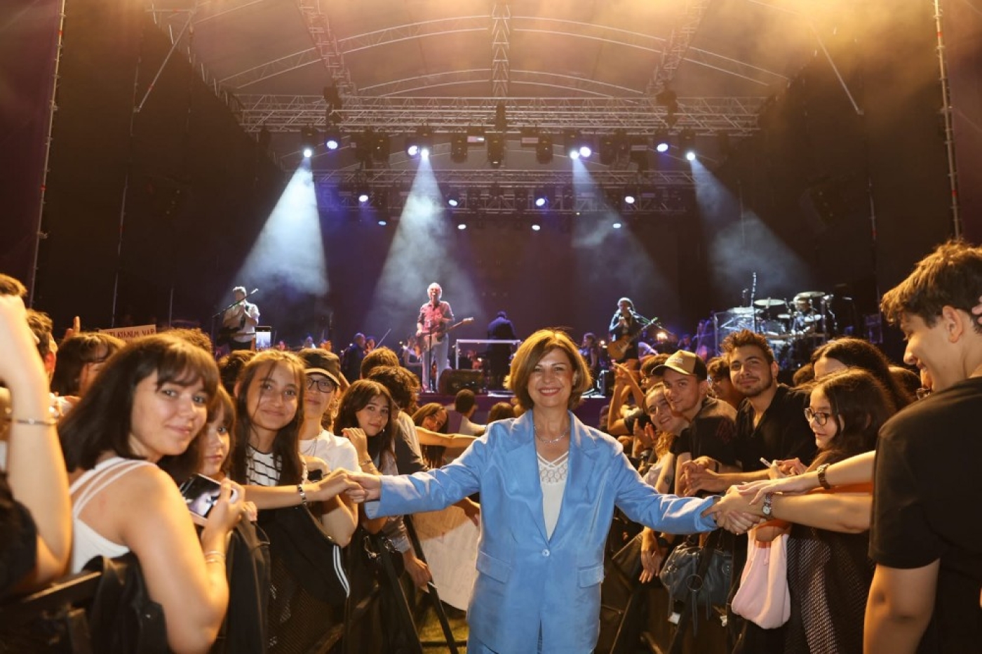 porsuk festivali konser ayşe ünlüce-i6a9e5cea9647c.jpg